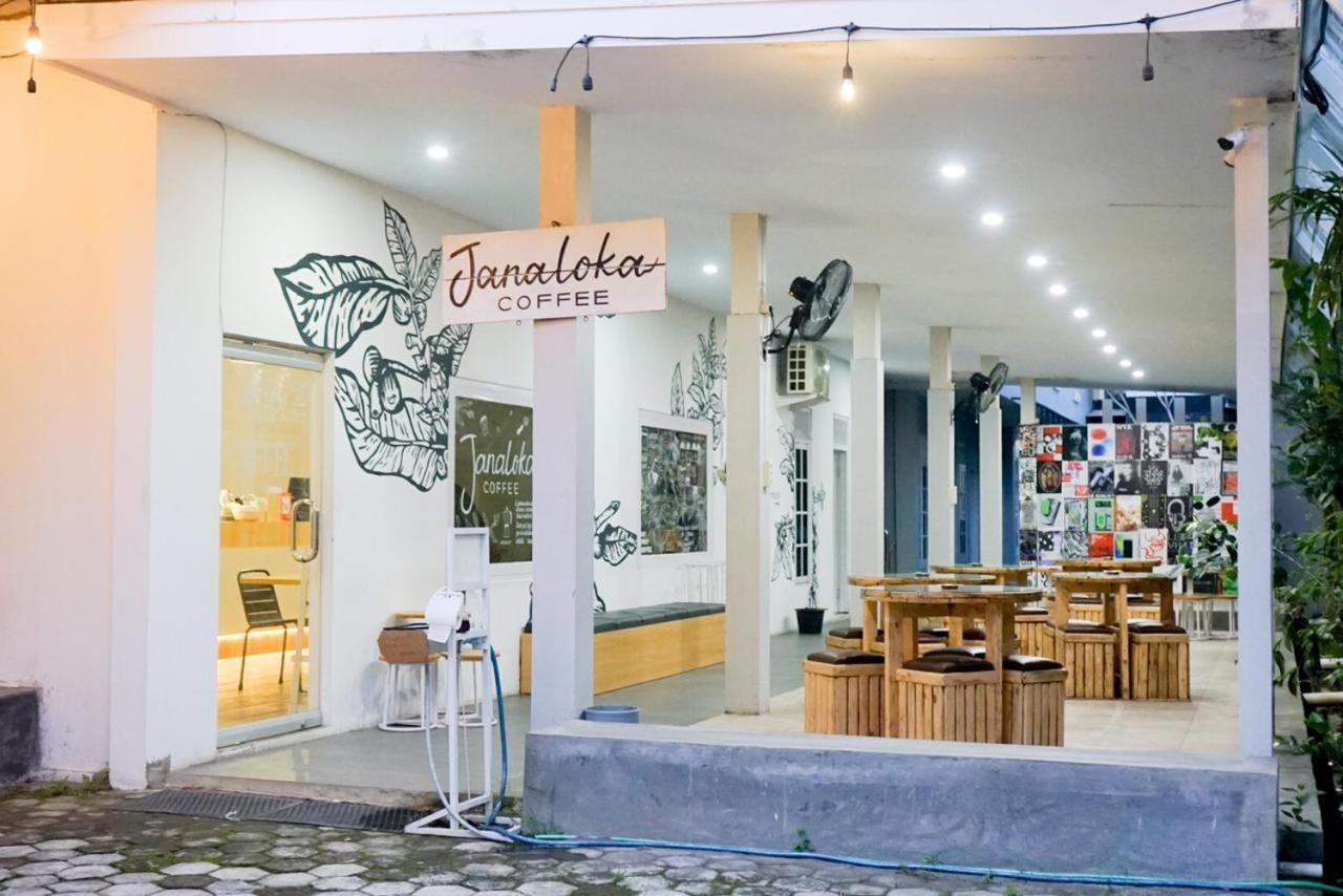Tamadara Guesthouse Jogja Maguwo Dış mekan fotoğraf